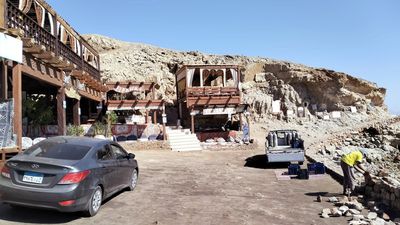 Dnešek ve znamení parádní šnorchlovačky v prostředí přírodní rezervace Blue hole bez účasti skupinového výletu cestovní agentury. Prostě …