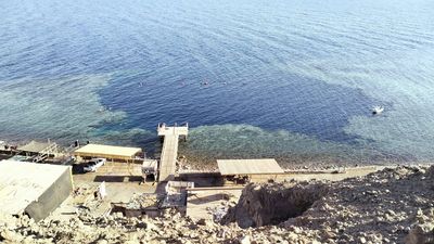 Dnešek ve znamení parádní šnorchlovačky v prostředí přírodní rezervace Blue hole bez účasti skupinového výletu cestovní agentury. Prostě …
