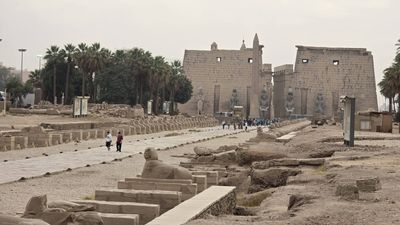 Tak jdeme na to...Luxor den prvni. Dny byly plné vjemů a zážitků, náhodně jsem vybrala část 🙈 fotek, hlavni hřeb programu...Karnak Templ…