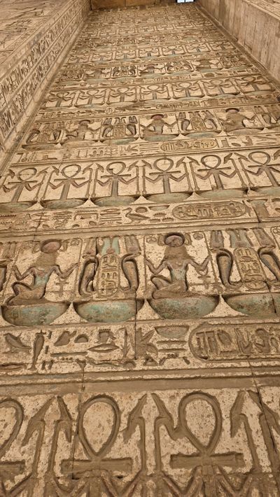 Karnak Temple...obrovský, monumentální, kolosální... Můžete tam chodit hodiny a hodiny a pořád jste neprošli všechno. Což je úplně jedno.…