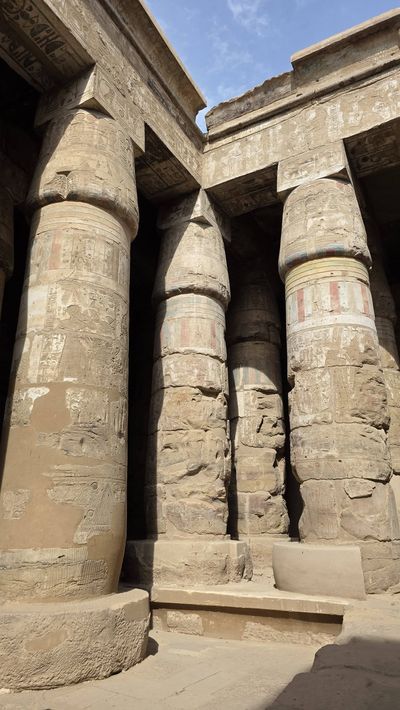 Karnak Temple...obrovský, monumentální, kolosální... Můžete tam chodit hodiny a hodiny a pořád jste neprošli všechno. Což je úplně jedno.…