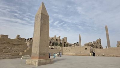 Karnak Temple...obrovský, monumentální, kolosální... Můžete tam chodit hodiny a hodiny a pořád jste neprošli všechno. Což je úplně jedno.…