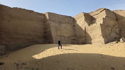 Gebel el-Silsila. Toto misto nas naprosto dostalo. Je to starověký lom na břehu Nilu, kde je prastarý skalní chrám a další pozůstatky věk…
